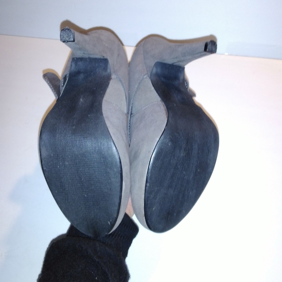 Curfew Fahy Heeled Booties - Picture 8 of 11